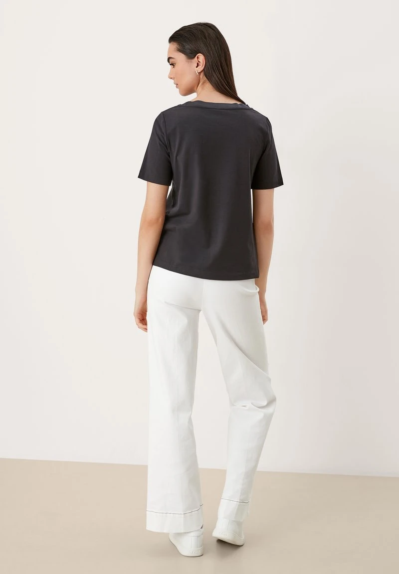 S.Oliver BLACK LABEL T-Shirt Print - Black Placed Print 4 S.Oliver BLACK LABEL T-Shirt Print - Black Placed Print – Bild 2