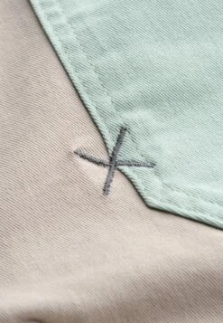 KOUTES - Shorts - Bone 13 KOUTES - Shorts - Bone -Sommerkleidung Für Damen 05ff7d4204a340729719084392b0e3b5