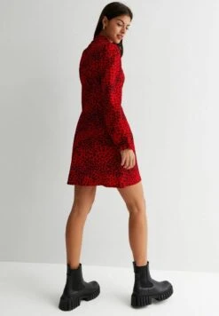 New Look ABSTRACT PRINT CRINKLE - Jerseykleid - Red Pattern 10 New Look ABSTRACT PRINT CRINKLE - Jerseykleid - Red Pattern -Sommerkleidung Für Damen 134694faeb234363b7b84a783a5aad5e