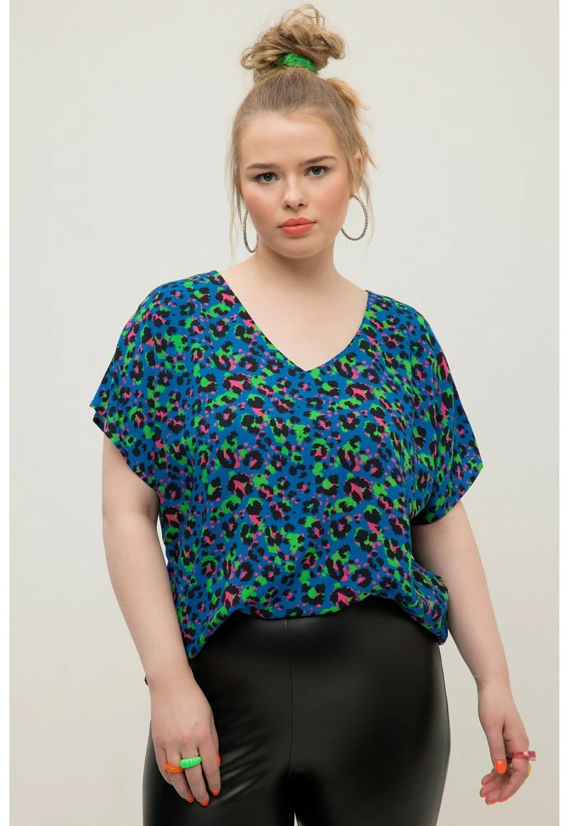 IMPRIMÉ LÉOPARD COLORÉDÉCOLLETÉ EN V - Bluse - Bleu à Essence Léger 3 IMPRIMÉ LÉOPARD COLORÉDÉCOLLETÉ EN V - Bluse - Bleu à Essence Léger