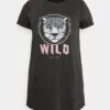ONLY CARMAKOMA CARMIKO LEO LONG TEE - T-Shirt Print - Black 1 ONLY CARMAKOMA CARMIKO LEO LONG TEE - T-Shirt Print - Black -Sommerkleidung Für Damen 2cf3edbc44ee4429a0deaa0b6747c4cf
