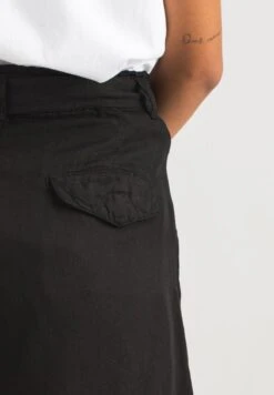 DEVILLE - Shorts - Montego Black -Sommerkleidung Für Damen 3e516a96036c46219b16261f599612ff