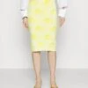 FIORUCCI INTARSIA SKIRT - Bleistiftrock - Yellow -Sommerkleidung Für Damen 5b624ffc86fa4733bf8bc2397669b9f1