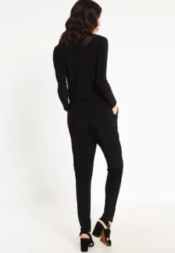 ICHI LIMA - Jumpsuit - Black 10 ICHI LIMA - Jumpsuit - Black -Sommerkleidung Für Damen 61b493ac7e4046169cea888895bd5b62
