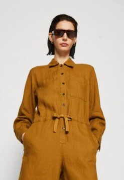 Marc O'Polo OVERALL SHORT LEG LONG SLEEVE DRAWSTRING BUTTON PLACKET - Jumpsuit - Wood Brown 11 Marc O'Polo OVERALL SHORT LEG LONG SLEEVE DRAWSTRING BUTTON PLACKET - Jumpsuit - Wood Brown -Sommerkleidung Für Damen 65c0a0d297f247deac09f978c8b3a7f9