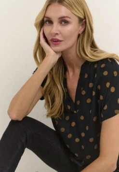 Kaffe KAANO - Bluse - Black With Dot 11 Kaffe KAANO - Bluse - Black With Dot -Sommerkleidung Für Damen 68d0fdde303249bca61683a29c5ddf21