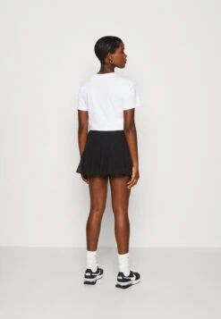 Hollister Co. GODET FLIRTY SKORT - Shorts - Black 10 Hollister Co. GODET FLIRTY SKORT - Shorts - Black -Sommerkleidung Für Damen 6b9362222e47469d87b7689ab34ff507