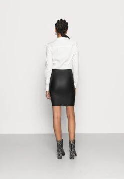 Pieces PCPARO SKIRT - Bleistiftrock - Black -Sommerkleidung Für Damen 6d8224e8425c4942a7bd70555cb9cbf6