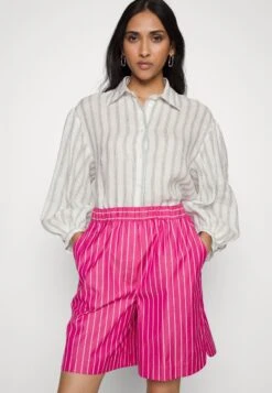 Max Mara Leisure VEZZO - Shorts - Fuxia 12 Max Mara Leisure VEZZO - Shorts - Fuxia -Sommerkleidung Für Damen 70457b0f62414143853f202e2ef36f50