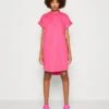 Monki Blusenkleid - Pink 1 Monki Blusenkleid - Pink -Sommerkleidung Für Damen 704d12516bdc4d78a1f5283b4500e1df
