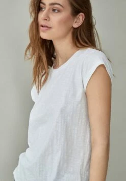 Minus LETI TEE - T-Shirt Basic - White 12 Minus LETI TEE - T-Shirt Basic - White -Sommerkleidung Für Damen 7b25f448f9fc43d0810192f688d6e011