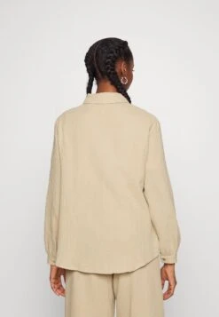 OBJCARINA L/S SHIRT - Bluse - Humus 10 OBJCARINA L/S SHIRT - Bluse - Humus -Sommerkleidung Für Damen 7d79977e02a04c408b30cb87286c6e1a