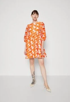 Pieces PCNIO - Freizeitkleid - Red Orange 11 Pieces PCNIO - Freizeitkleid - Red Orange -Sommerkleidung Für Damen 81f0208993324b3b939725da08fb7878