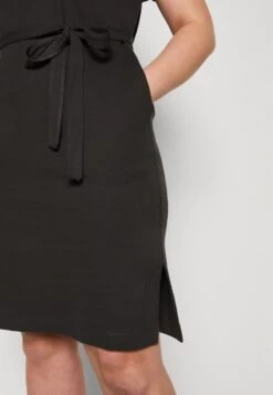 ONLY CARMAKOMA CARCAIA POCKET DRESS - Jerseykleid - Phantom 13 ONLY CARMAKOMA CARCAIA POCKET DRESS - Jerseykleid - Phantom -Sommerkleidung Für Damen 89868fb03d4e4686bc6db4db7d8c51b0