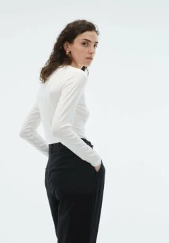 LONG SLEEVE - Langarmshirt - White -Sommerkleidung Für Damen 8b045c8bddc9475391894b7bee0b67b4