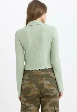 DeFacto FITTED - Hemdbluse - Green 10 DeFacto FITTED - Hemdbluse - Green -Sommerkleidung Für Damen 8cd9cf66b28c40a1b9189bd6ea5f4376