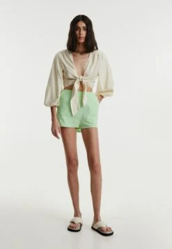 EDITED Shorts - Grün -Sommerkleidung Für Damen 9050511d3ec7465783fd07910c0c302d