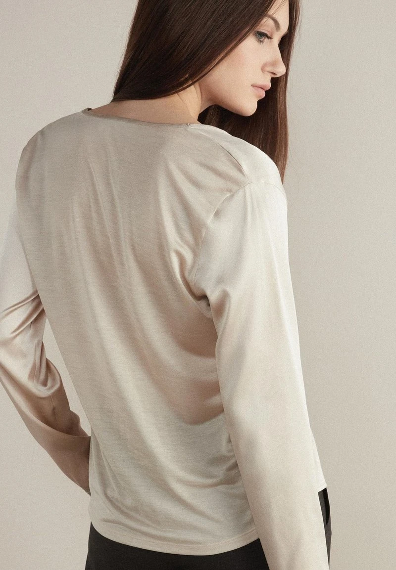 V-AUSSCHNITT - Bluse - Madreperla Light 5 V-AUSSCHNITT - Bluse - Madreperla Light – Bild 3