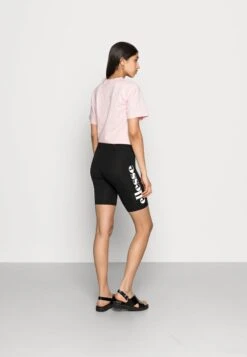 Ellesse TOUR - Shorts - Black -Sommerkleidung Für Damen 9c6996ea44084a60b8df45f04eece91a
