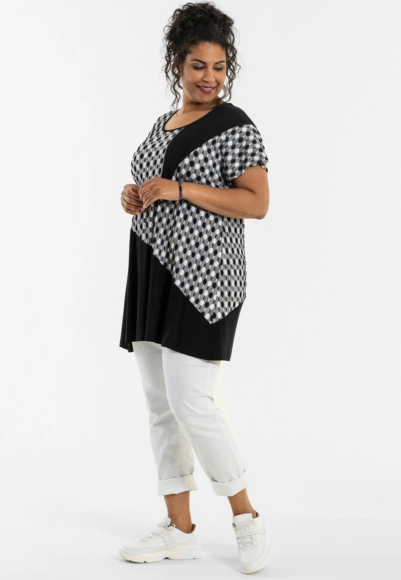 Studio JAANA - Bluse - Black White Dots 4 Studio JAANA - Bluse - Black White Dots – Bild 2