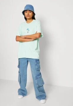 BDG Urban Outfitters WILD FLOWERS DAD TEE - T-Shirt Print - Sage 11 BDG Urban Outfitters WILD FLOWERS DAD TEE - T-Shirt Print - Sage -Sommerkleidung Für Damen b1b809b98645464e9993bc318579d89b