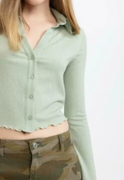 DeFacto FITTED - Hemdbluse - Green 11 DeFacto FITTED - Hemdbluse - Green -Sommerkleidung Für Damen b2bb586cdb934b6dba7fad5532bd8c26