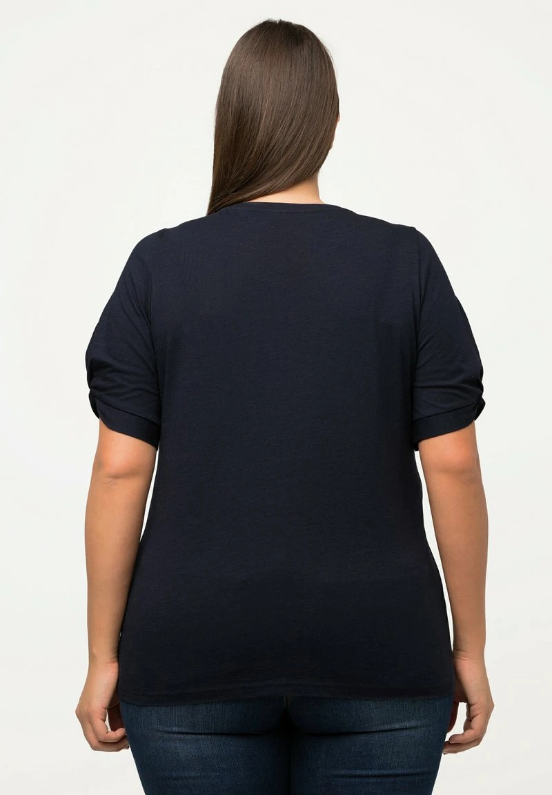 Ulla Popken T-Shirt Basic - Navy Blue 5 Ulla Popken T-Shirt Basic - Navy Blue – Bild 3