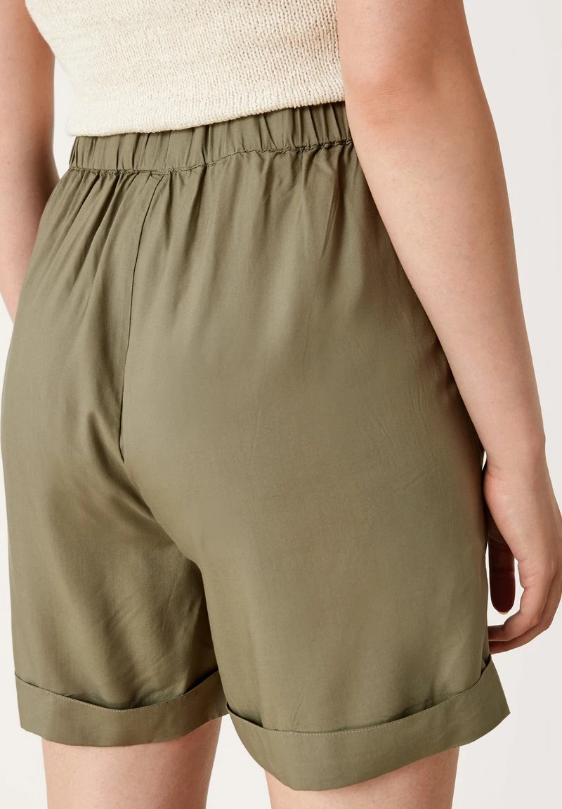 QS By S.Oliver Shorts - Khaki Oliv 3 QS By S.Oliver Shorts - Khaki Oliv