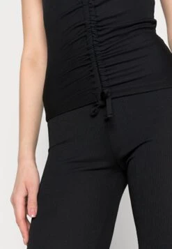 Pieces PCVITO SET - Top - Black 12 Pieces PCVITO SET - Top - Black -Sommerkleidung Für Damen ca3647c6d91a416cbdb4077211d47d83