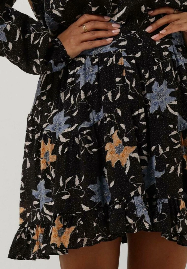 Sofie Schnoor MAAT - A-Linien-Rock - Zwart 5 Sofie Schnoor MAAT - A-Linien-Rock - Zwart – Bild 3