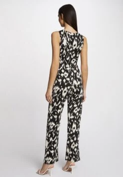 MORGAN SLIM-FIT ABSTRACT PRINT - Jumpsuit - Black 9 MORGAN SLIM-FIT ABSTRACT PRINT - Jumpsuit - Black -Sommerkleidung Für Damen cd6872c2dc59460a81cde16587cf80f0