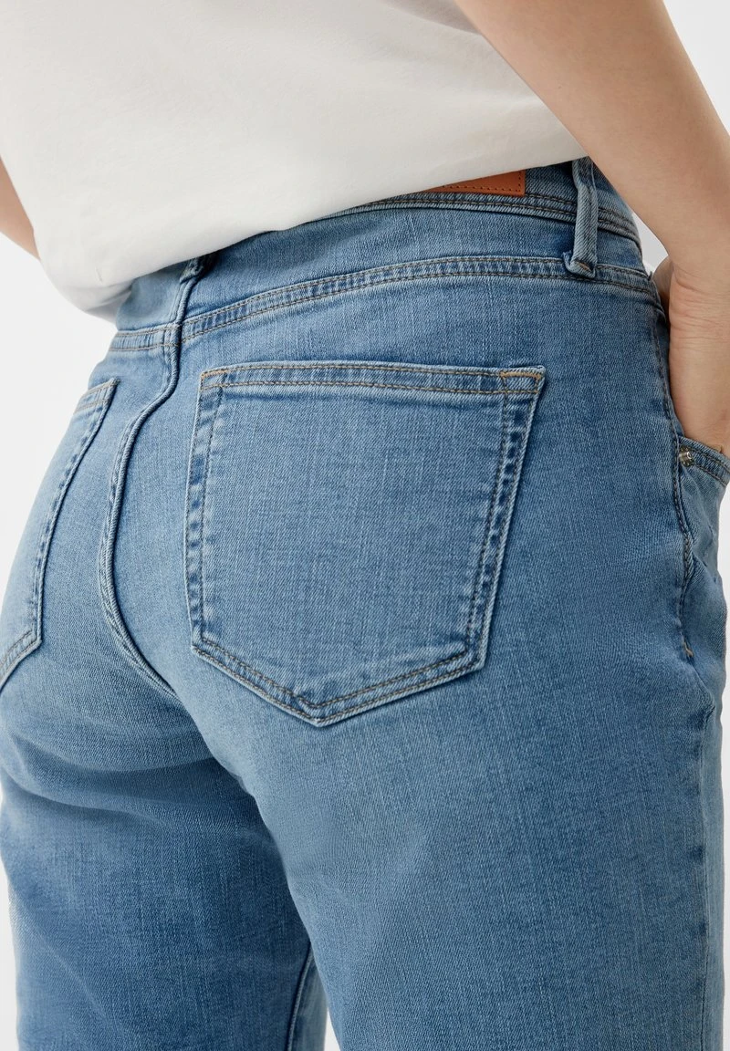 S.Oliver CAPRI MIT SATTELBUND - Jeans Shorts - Hellblau 6 S.Oliver CAPRI MIT SATTELBUND - Jeans Shorts - Hellblau – Bild 4