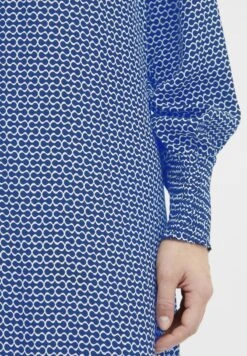 PZSAVINO - Maxikleid - Blue Printed 12 PZSAVINO - Maxikleid - Blue Printed -Sommerkleidung Für Damen d5ae7da911e2480aafb39c818ccba066