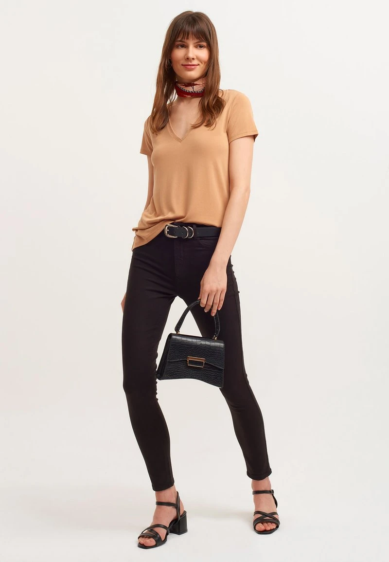 SOFT TOUCH T-SHIRT BASIC - T-Shirt Basic - Ice Mocha 4 SOFT TOUCH T-SHIRT BASIC - T-Shirt Basic - Ice Mocha – Bild 2