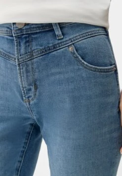 S.Oliver CAPRI MIT SATTELBUND - Jeans Shorts - Hellblau 10 S.Oliver CAPRI MIT SATTELBUND - Jeans Shorts - Hellblau -Sommerkleidung Für Damen df8532623c1546b98560d0e6b245428a