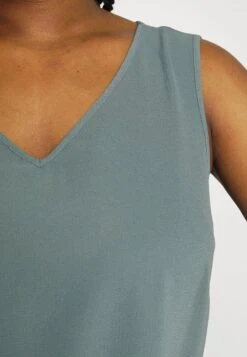 ONLY CARMAKOMA CARLUXMIE SOLID - Top - Balsam Green -Sommerkleidung Für Damen e9847917c0b8416f8b30d5421a670356
