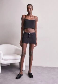 Filippa K SKIRT - Jeansrock - Night Black 10 Filippa K SKIRT - Jeansrock - Night Black -Sommerkleidung Für Damen ecff9083c8904f928d52763c30251d67