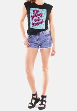 Jeans Shorts - Denim Con Trattamento Viola -Sommerkleidung Für Damen f52c853272b84c47a5fa5af77eb0eb2b