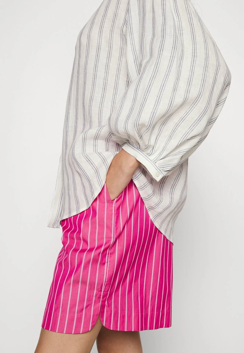 Max Mara Leisure VEZZO - Shorts - Fuxia 6 Max Mara Leisure VEZZO - Shorts - Fuxia – Bild 4