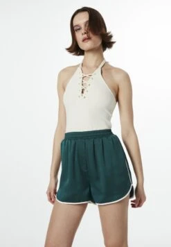 Twist WITH CONTRAST PIPING - Shorts - Green