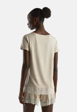 United Colors Of Benetton IN SUSTAINABLE ROUND NECK AND HIGH ON BOTT - T-Shirt Print - Beige -Sommerkleidung Für Damen fef775b8e13a477fb7d6516a0d193214